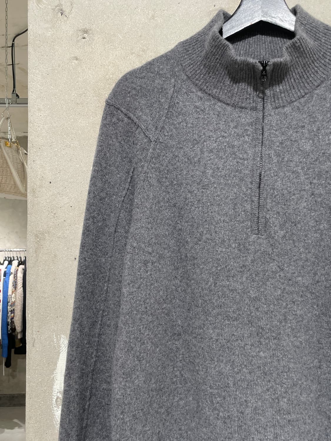 cp컴퍼니 그레이 렌즈 와펜 하프 집 니트 상품이미지2