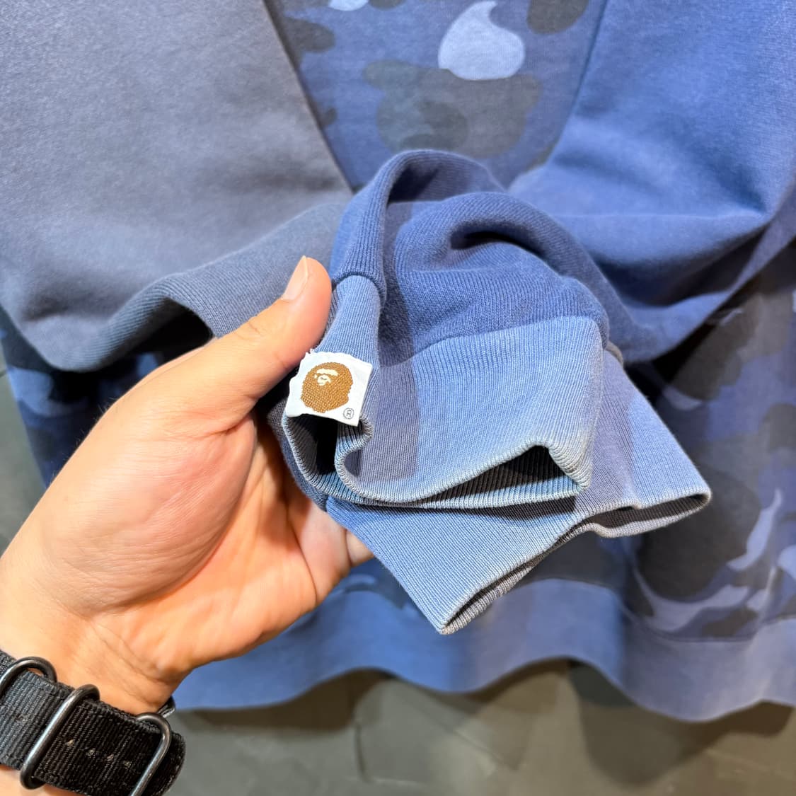 [L] BAPE 베이프 카모 플라쥬 스웻 셔츠 상품이미지3