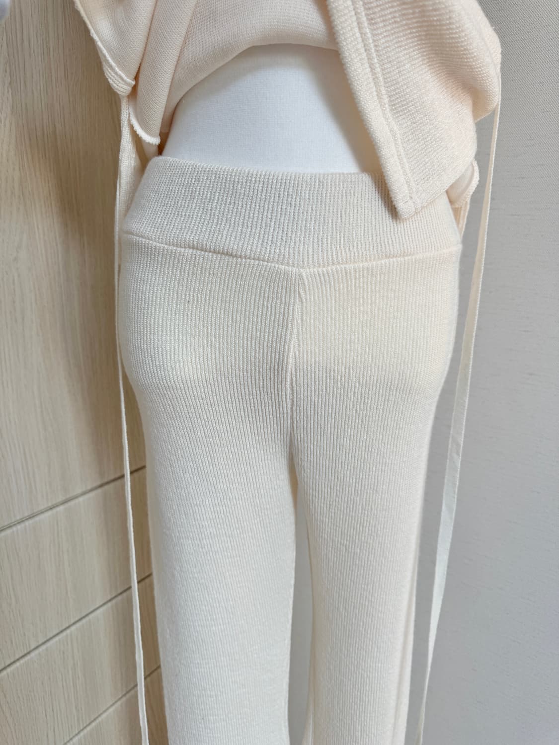 쓰리타임즈) 니트 튜브탑 원피스 팬츠 세트 상품이미지7