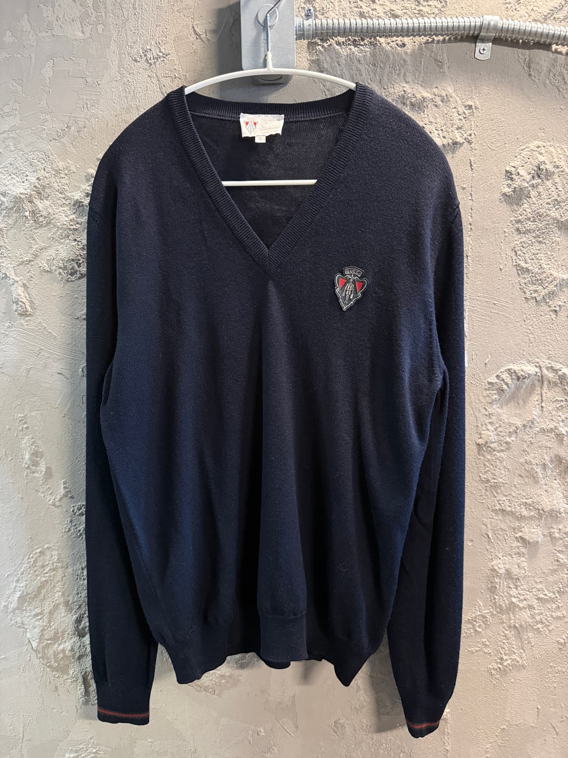 구찌 빈티지 울 니트 브이넥 로고 패치 S 상품이미지1