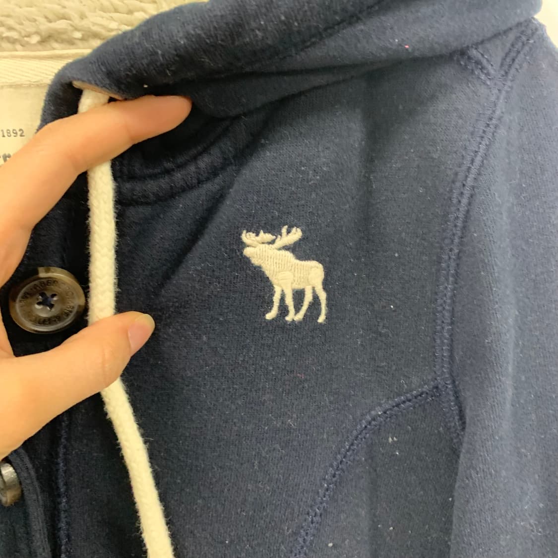 아베크롬비 산양로고 y2k 와투케 네이비 버튼딱붙 후드집업 상품이미지4