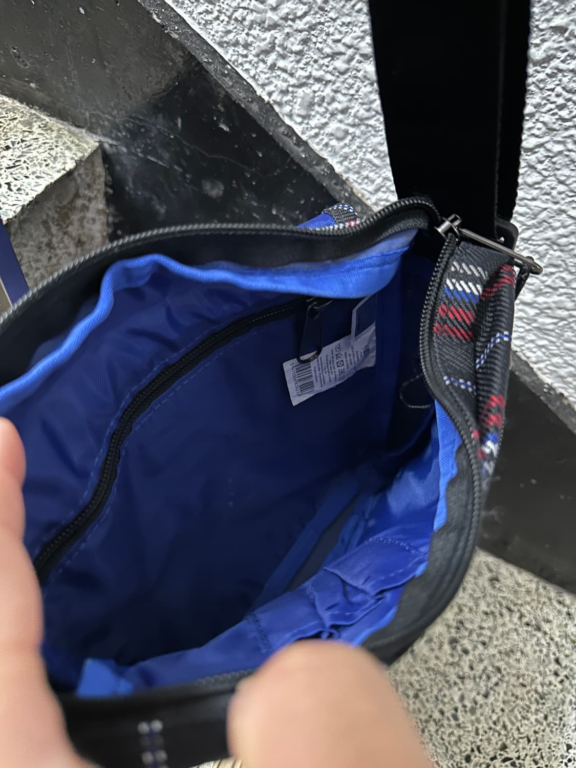 [Eastpak] 유니크한 타탄 체크 메신저 백 상품이미지5