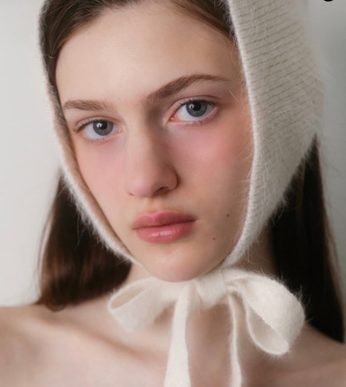 (아이린 착용)더티스 THETIS 플러피 앙고라 니트 리본 바라클라바 상품이미지1