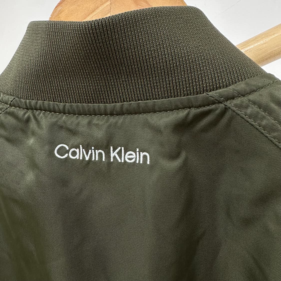 캘빈클라인 퍼포먼스 롱 바머 점퍼 카키 M(95) 안감누빔 J23 상품이미지7