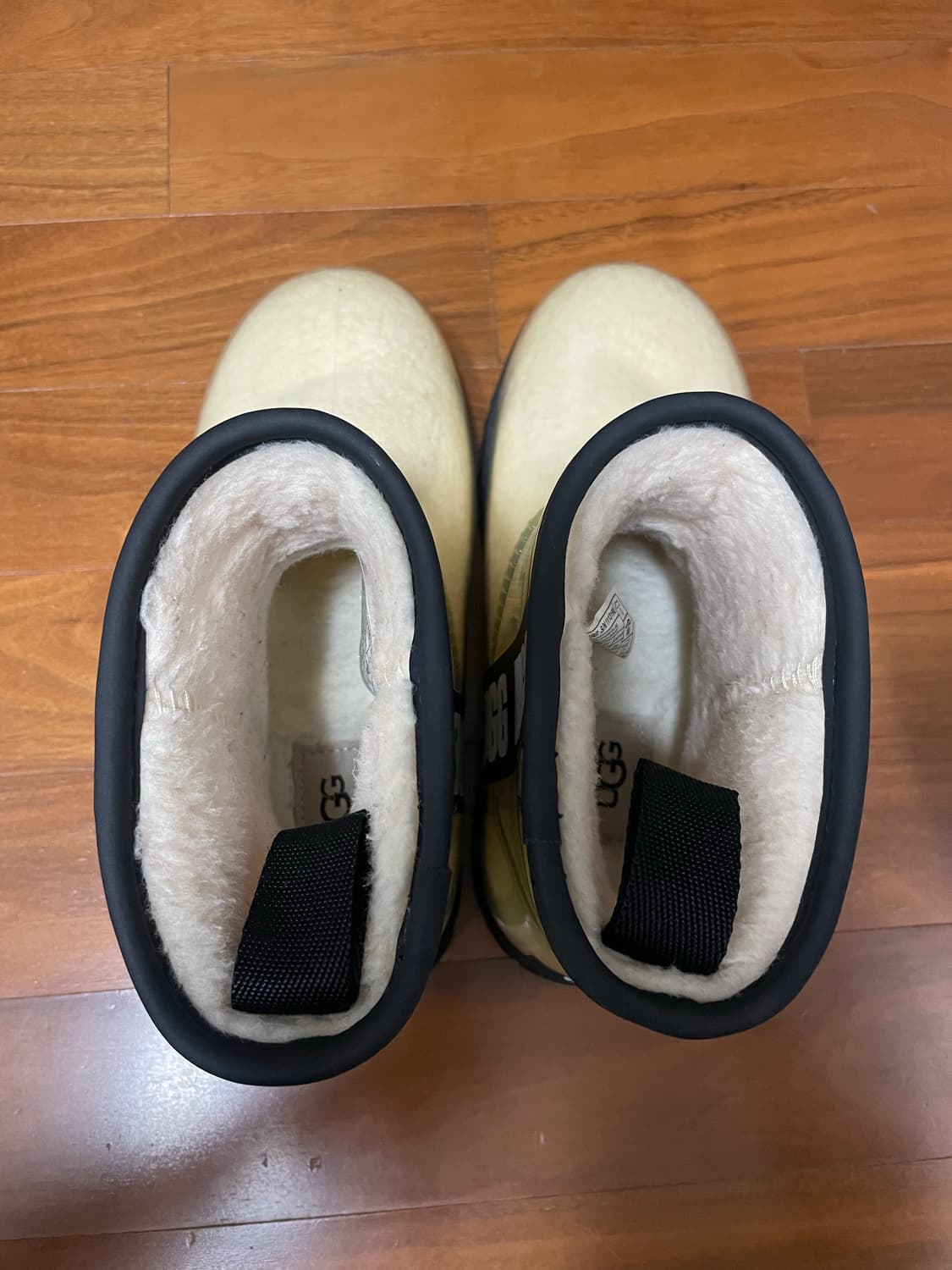 UGG 클래식 클리어 미니 어그 (크림) 230사이즈 상품이미지5