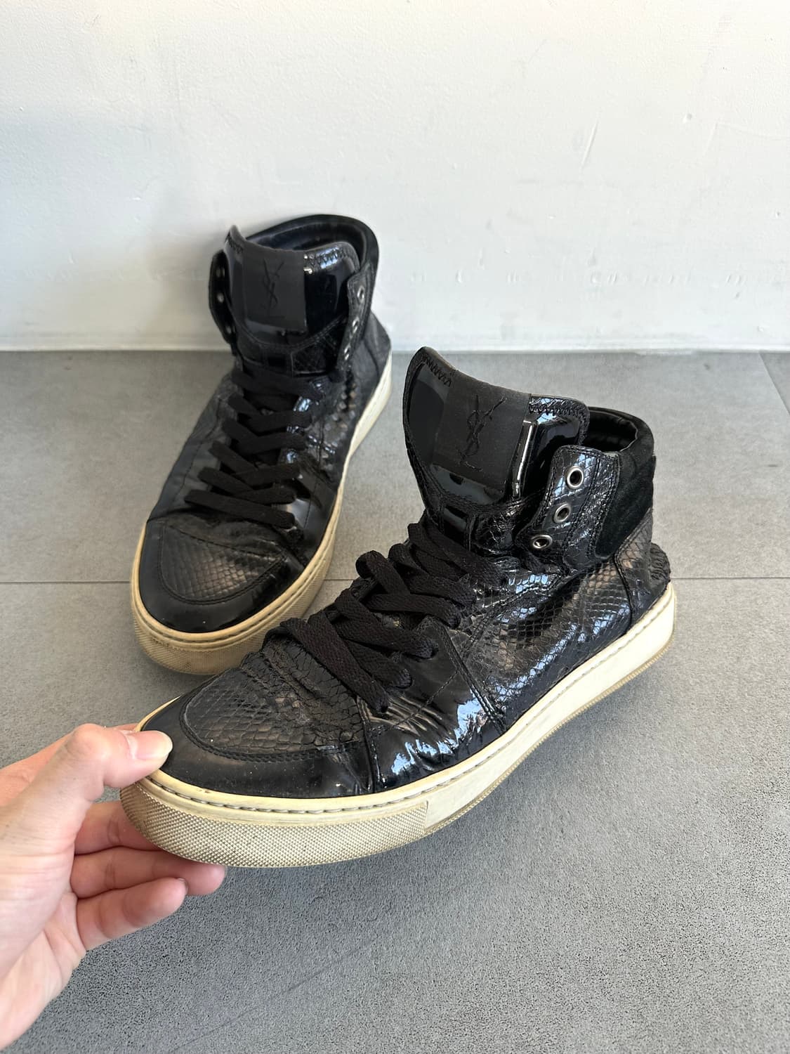 생로랑 블랙 파이톤 레더 하이탑 스니커즈 상품이미지1