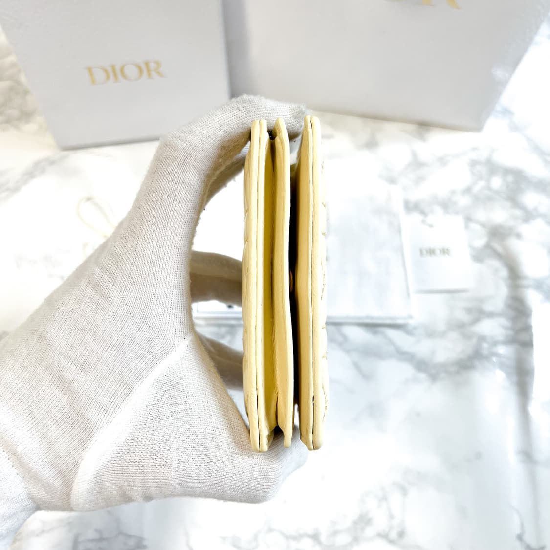 디올 레이디 까나쥬 램스킨 지갑 상품이미지7