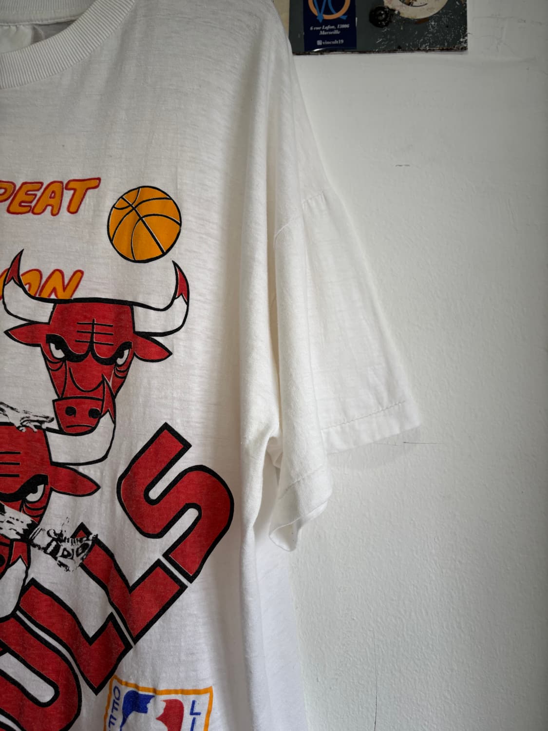 90s Chicago Bulls M.J 3 Peat Bootleg Tee 상품이미지4