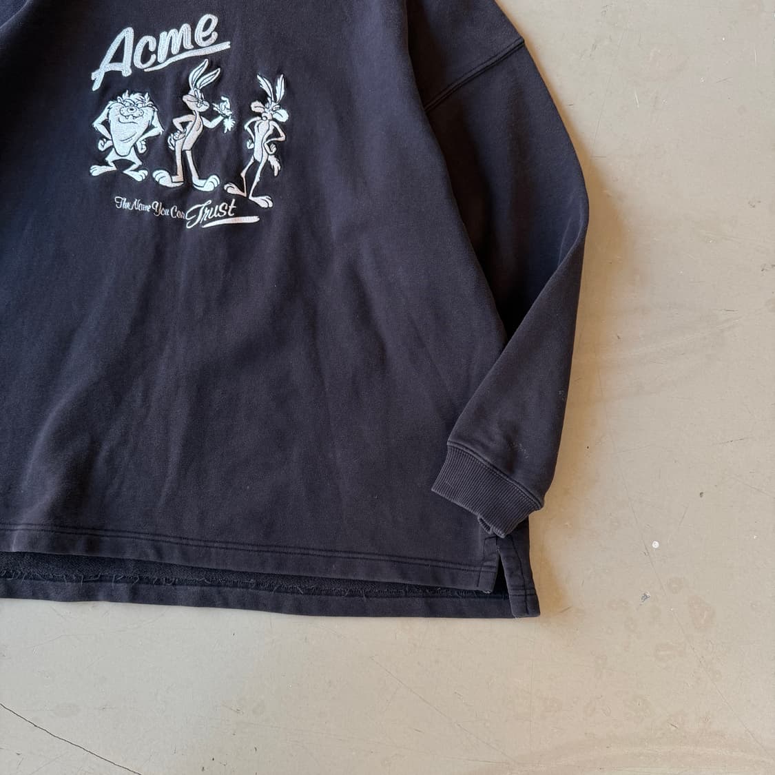 루니툰즈 ACME 스웻셔츠 상품이미지3