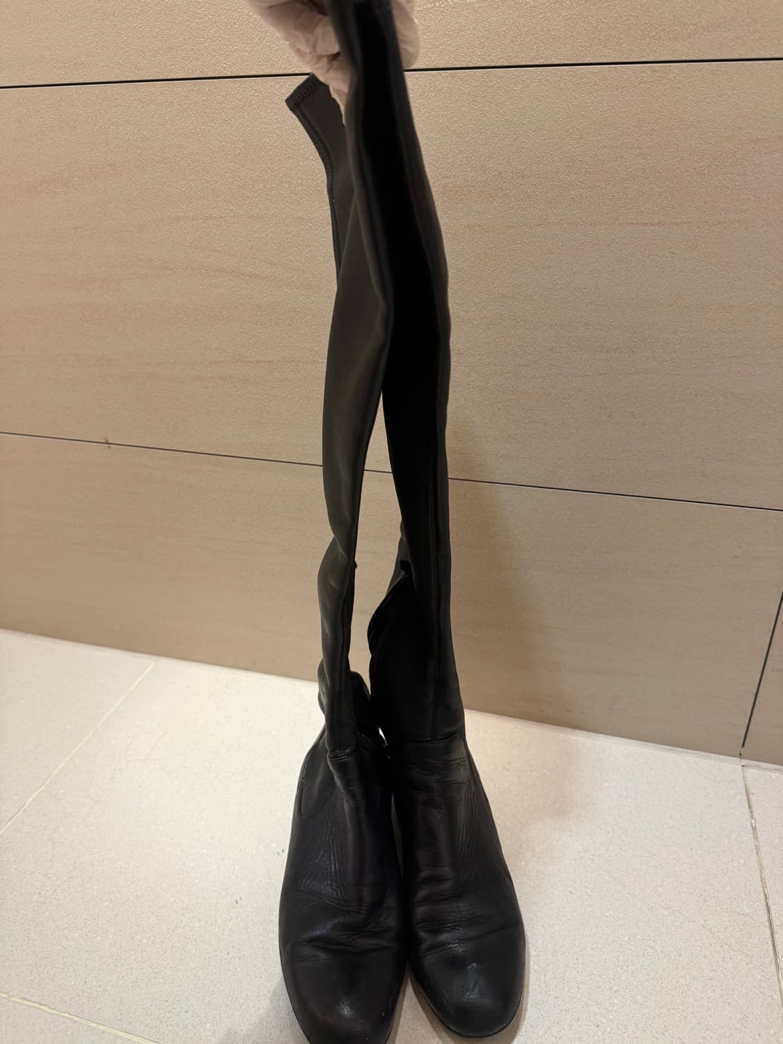 마인 블랙 스웨이드 체인 장식 롱부츠 240 한섬 구두 여성신발 힐 상품이미지5