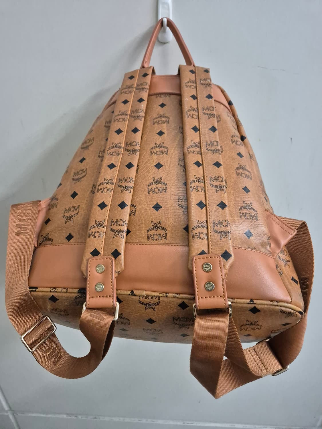 MCM 스타크 스터드 백팩 상품이미지4