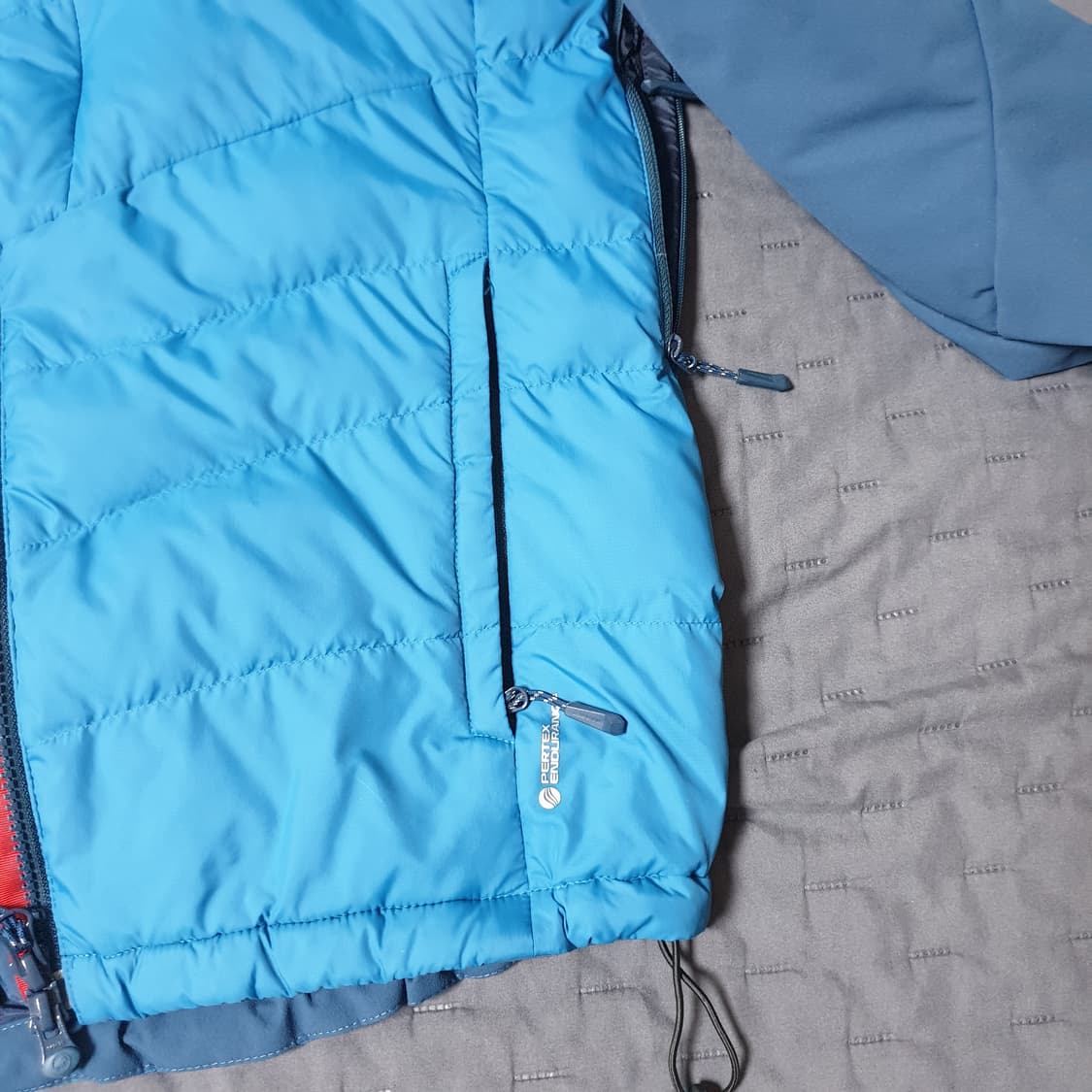 마무트경량 구스 패딩 자켓 상품이미지4