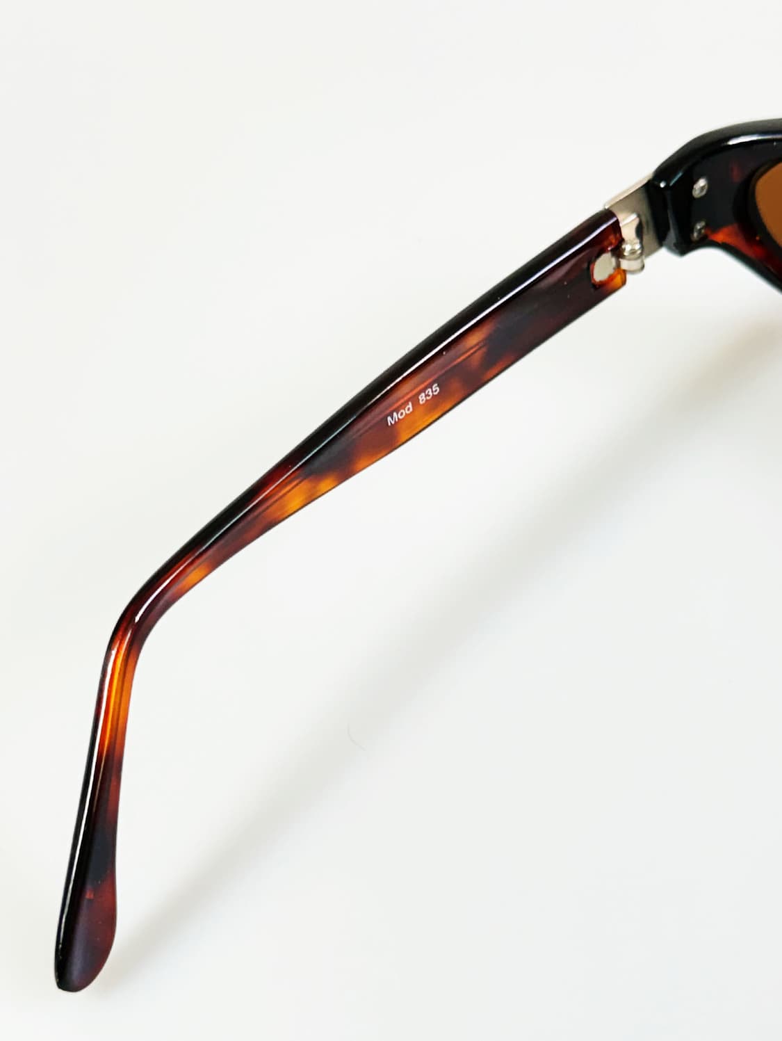 90s 게스 토터스쉘 오벌 프레임 틴트 빈티지 선글라스 상품이미지8