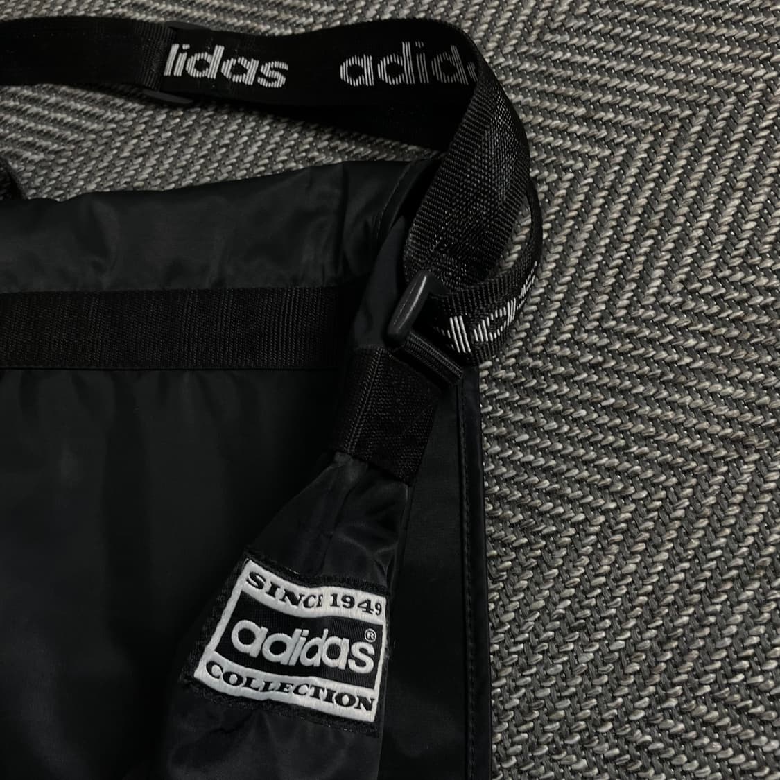 아디다스 올드스쿨 스펠아웃 크로스백o 3149 상품이미지4