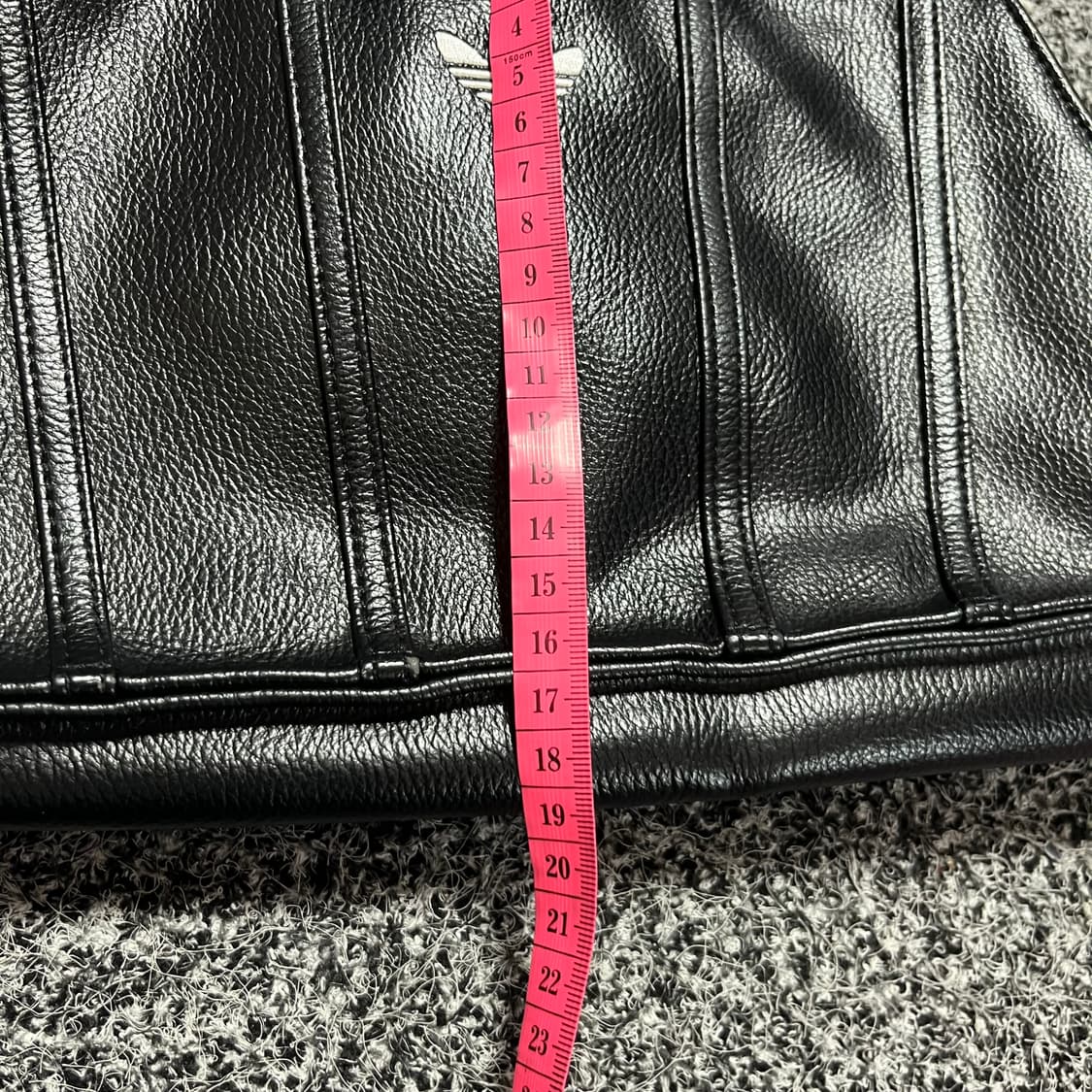 아디다스 블랙 레더 숄더백 상품이미지6