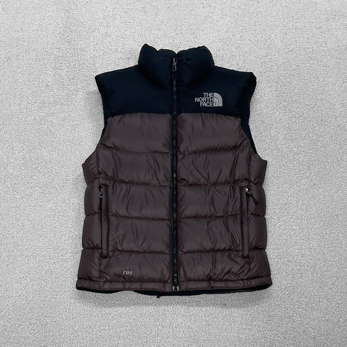 노스페이스 눕시 700 다운 베스트 조끼 패딩 블랙 브라운 상품이미지1