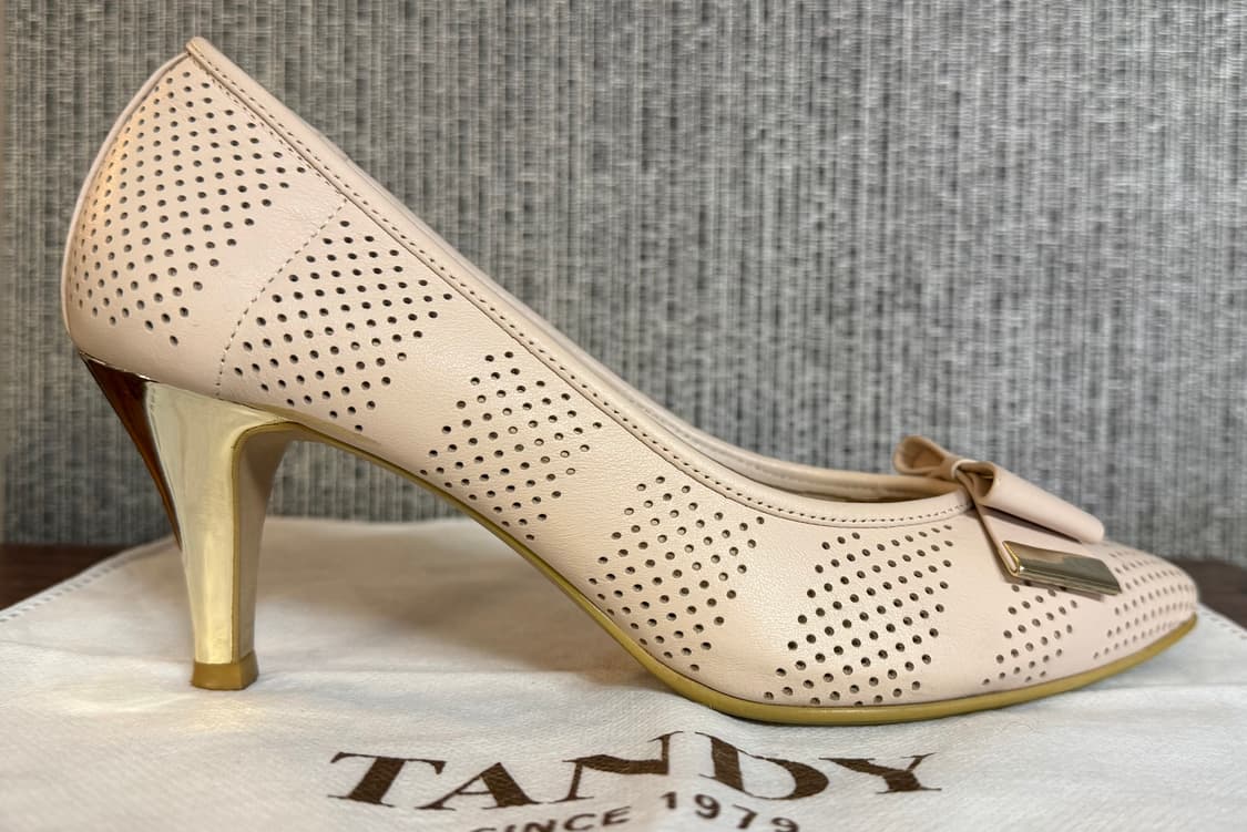 베카치노 핑크 베이지 가죽 펀칭 리본 미드힐 펌프스 구두 235 상품이미지6