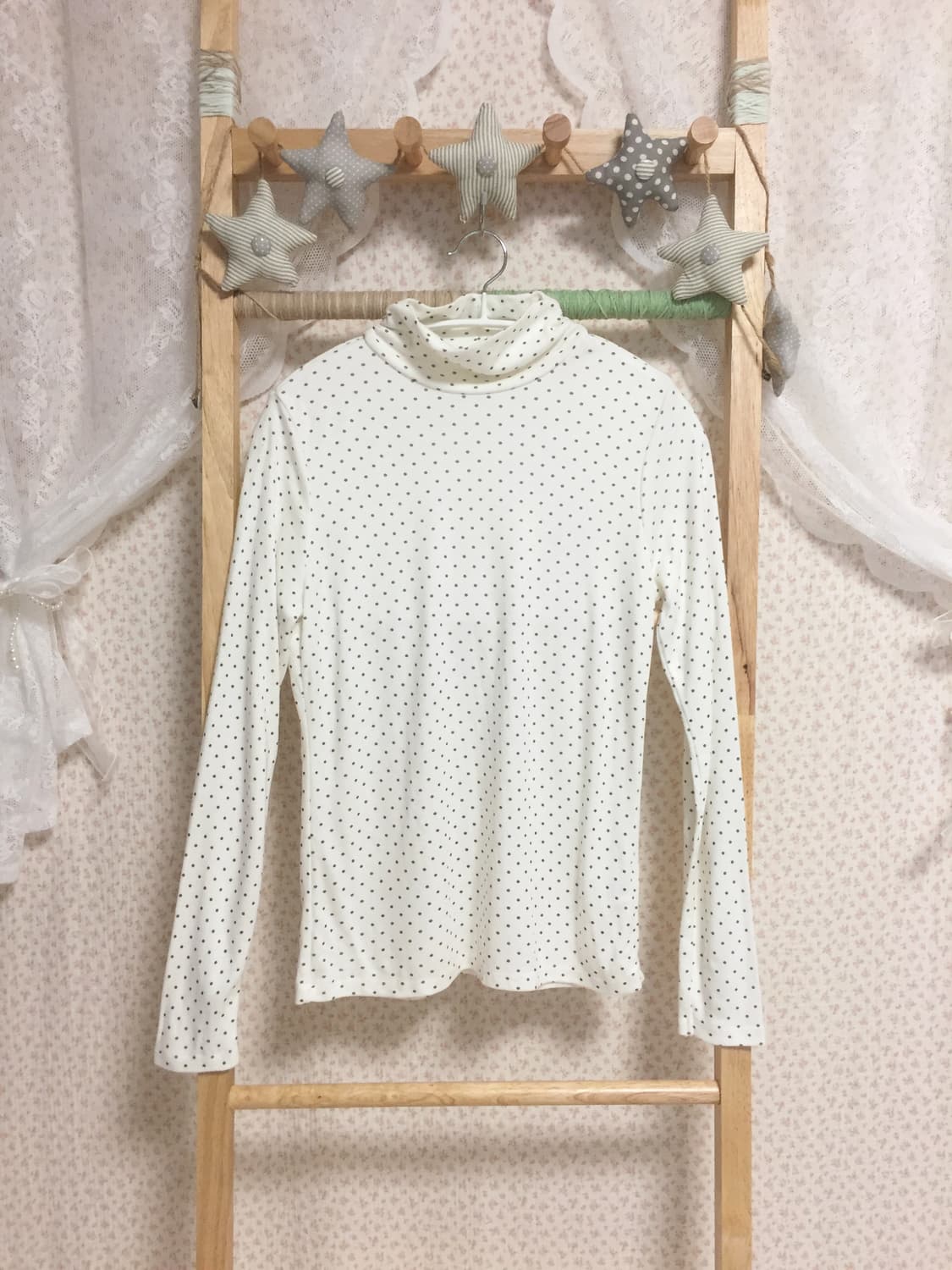 빈티지 화이트 도트 목폴라 슬리브 상품이미지1