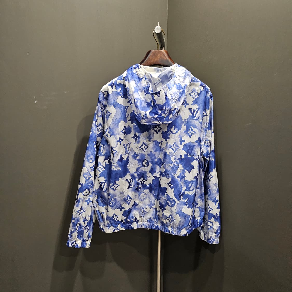 루이비통 한정 워터컬러 윈드브레이커 바람막이 자켓 상품이미지6