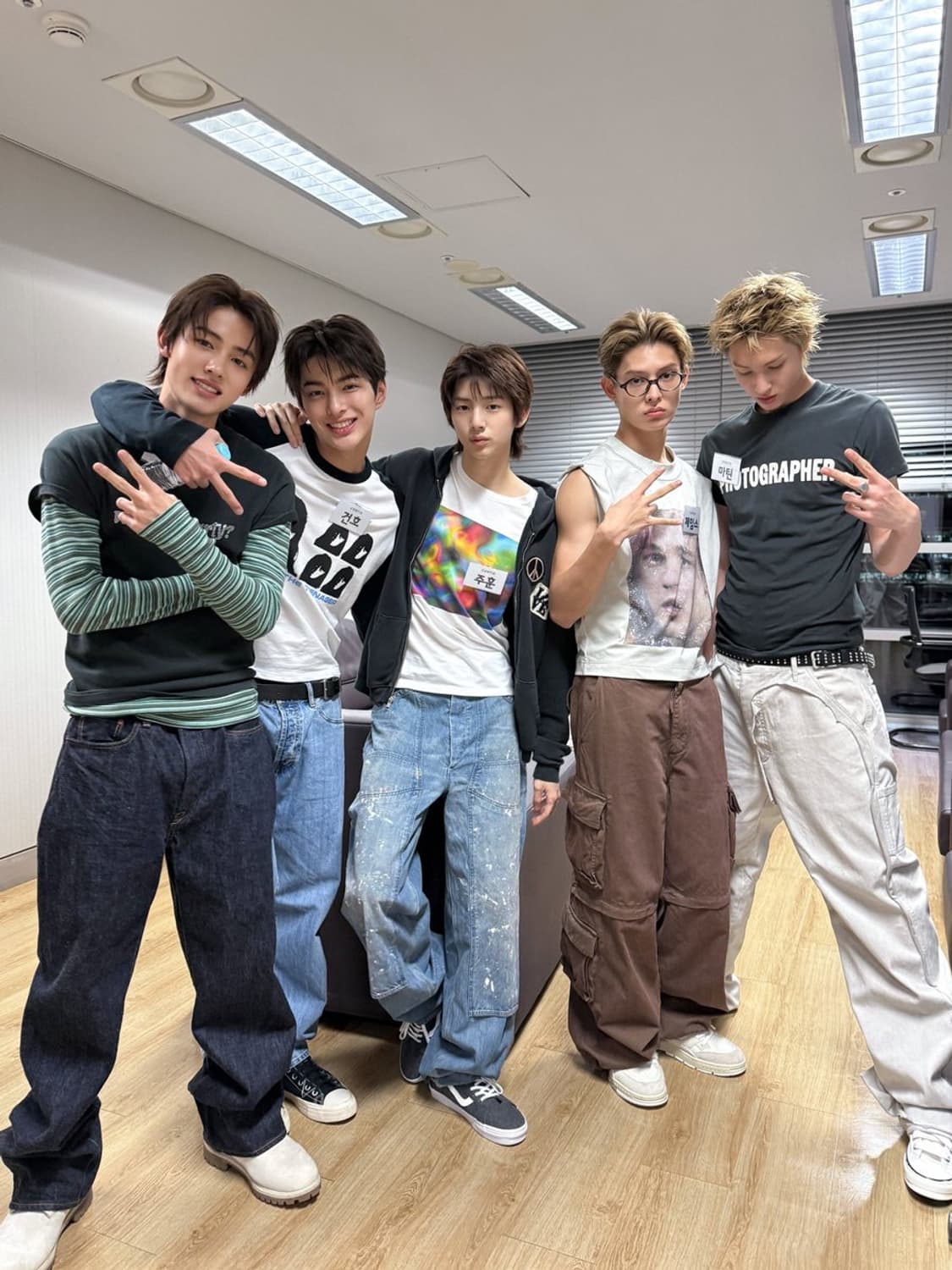 [XL] ERL 워너 파티 티셔츠 블랙 새상품 상품이미지4