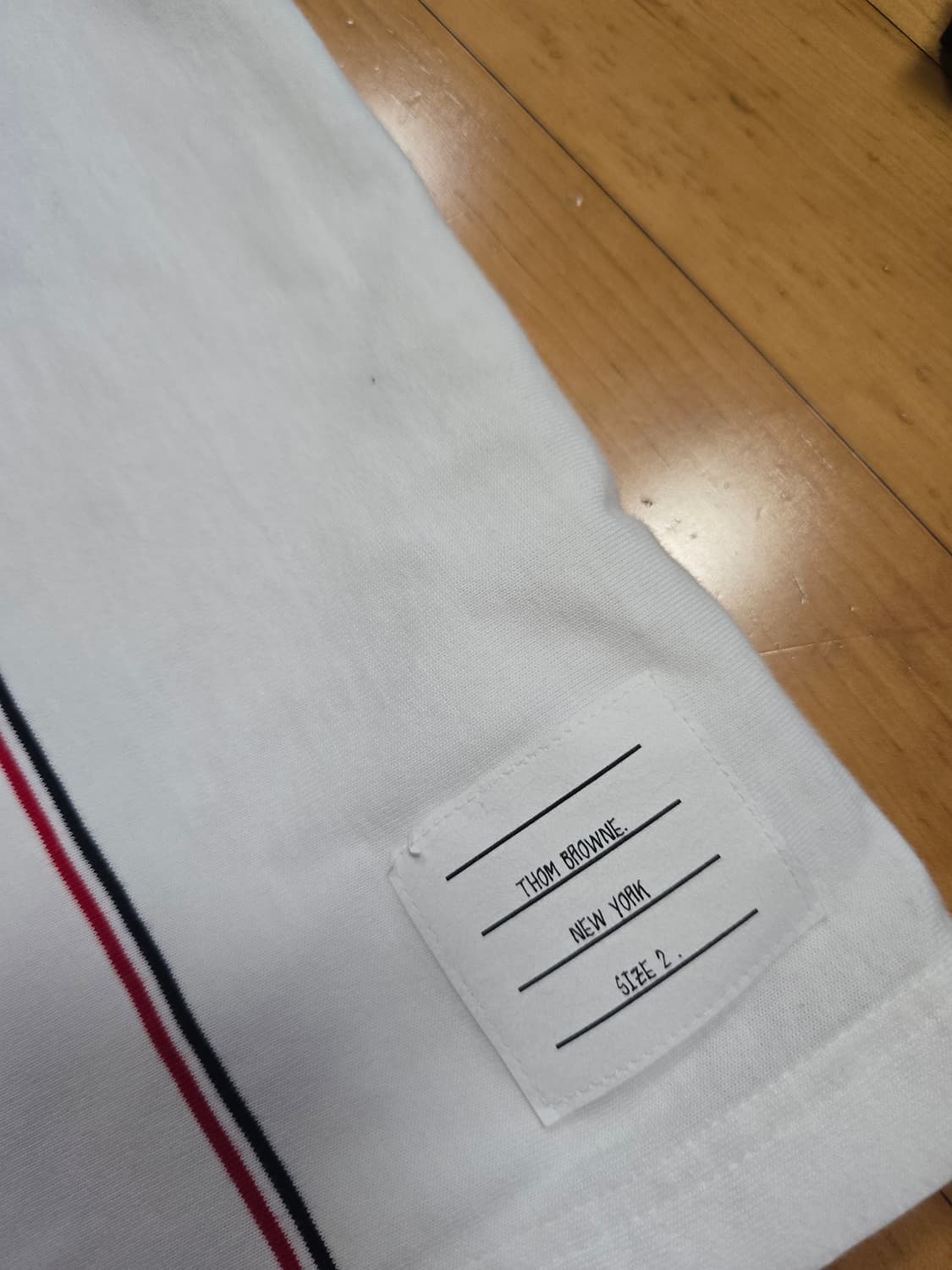 톰브라운 남성 화이트 반팔 카라티 상품이미지5