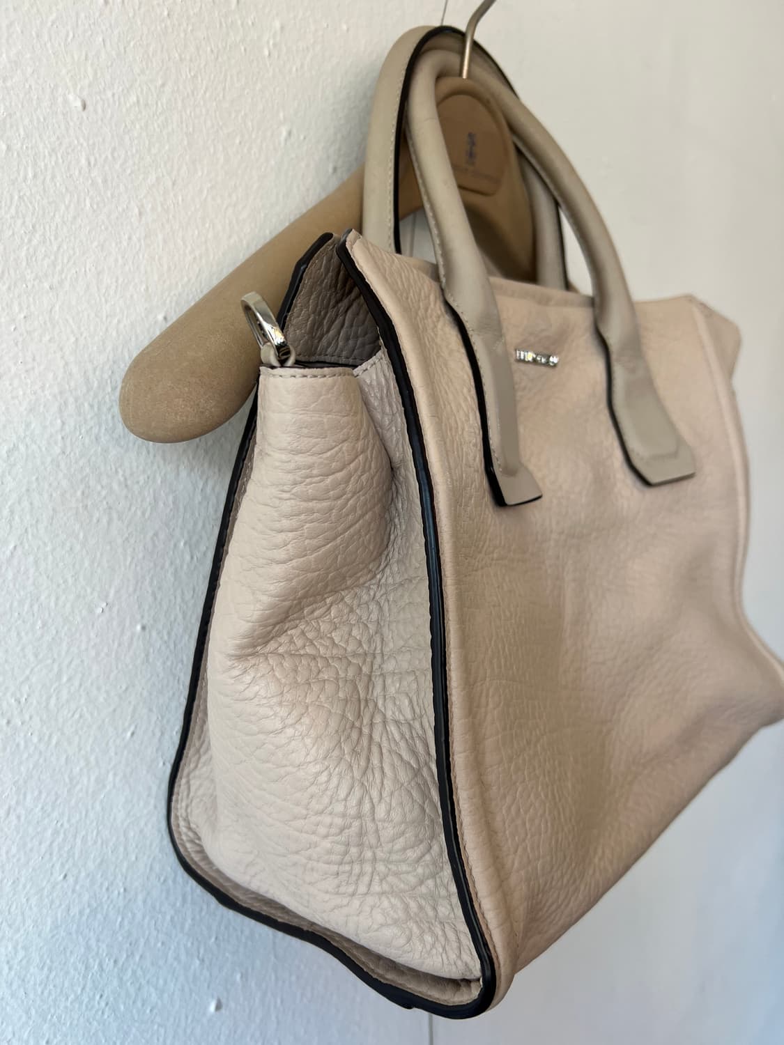 브루노말리 여성 베이지 소가죽 토트백 크로스백 상품이미지4