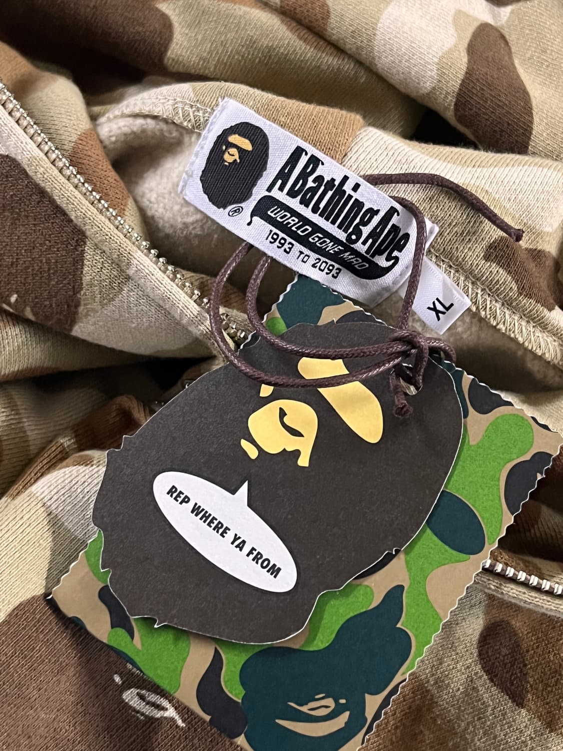 새상품급) 베이프 베이지 카모 샤크 후드집업 상품이미지3