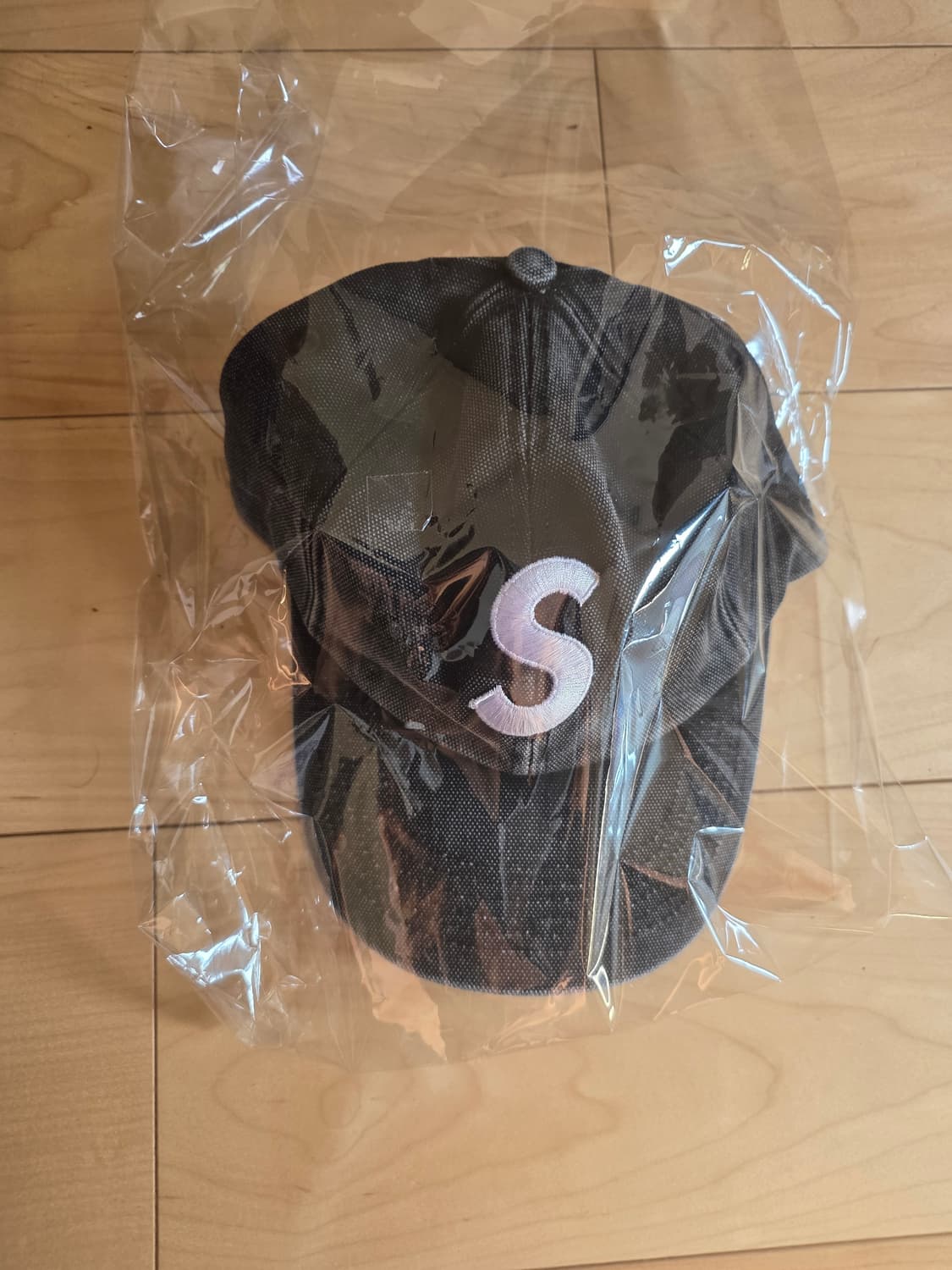 슈프림 피그먼트 코티드 블랙 s로고 볼캡 상품이미지2