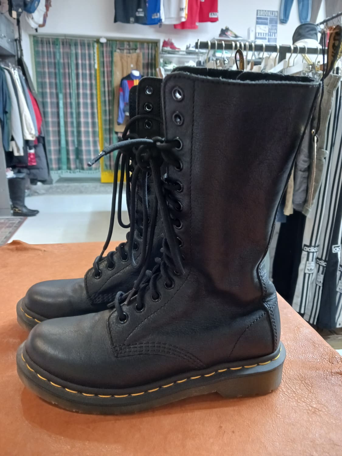 닥터마틴 1B99 버지니아 가죽부츠 상품이미지2