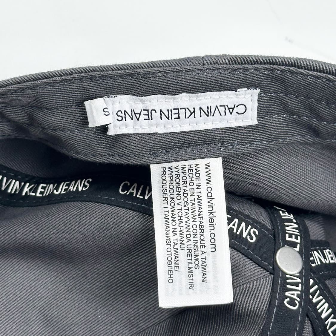 캘빈클라인 ck 차콜 자수 볼캡 모자 상품이미지4