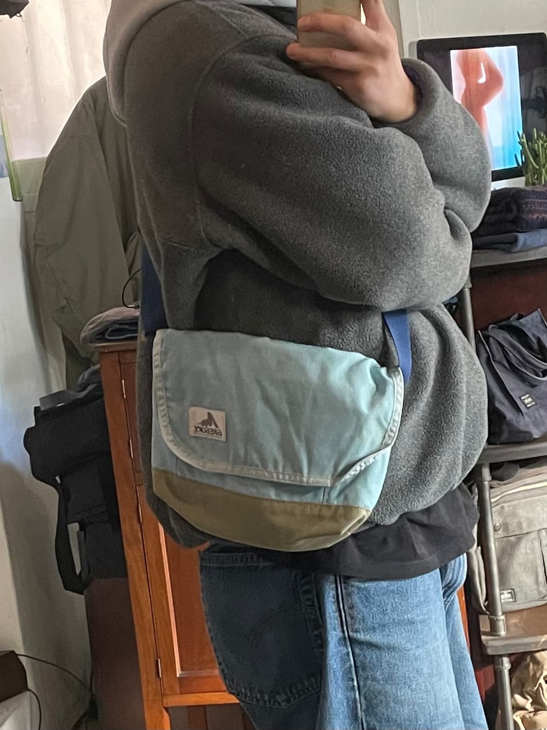 구형 그레고리 크로스백  상품이미지2