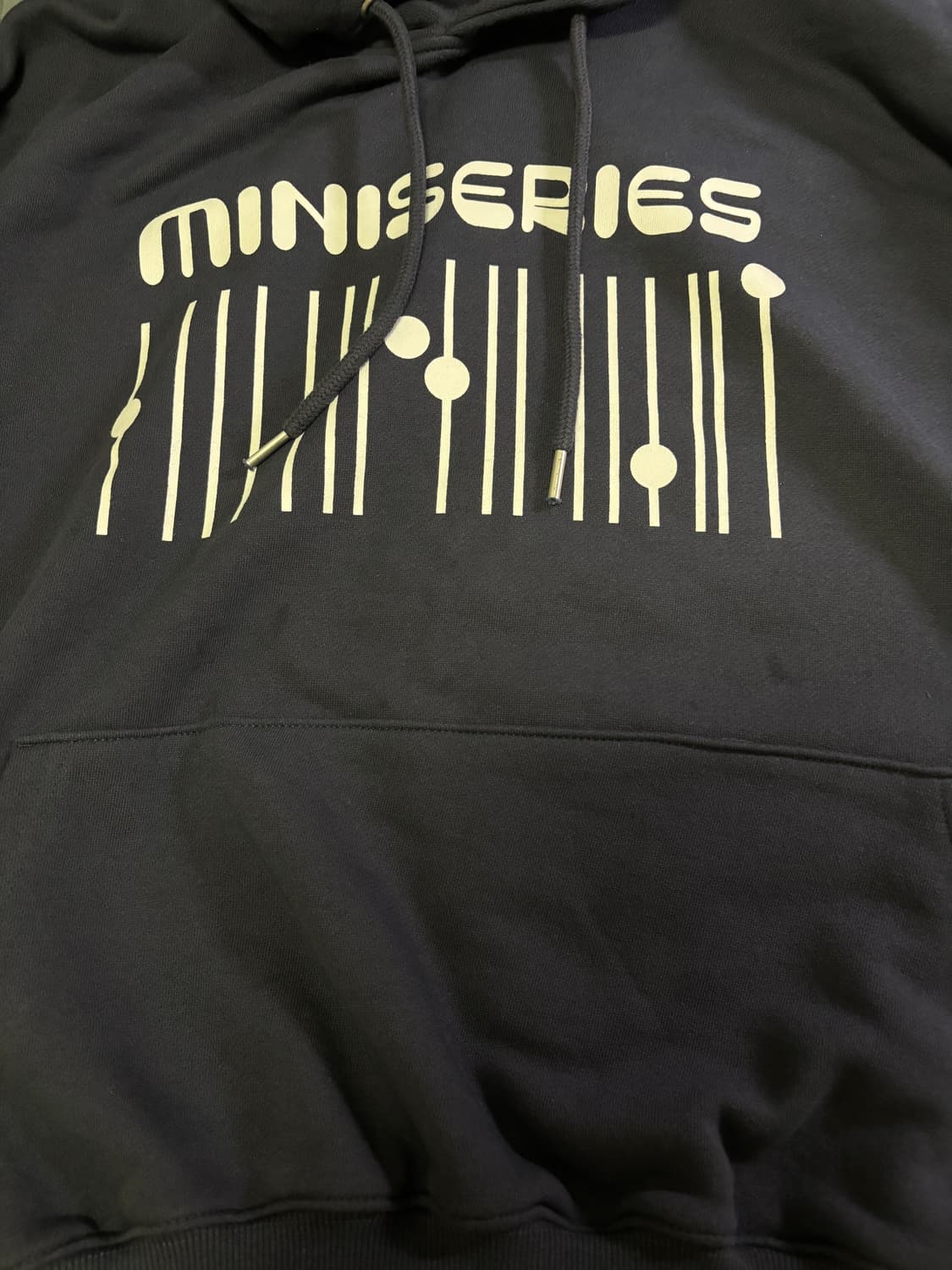 수민슬롬 미니시리즈 머천다이즈 후드티 상품이미지3