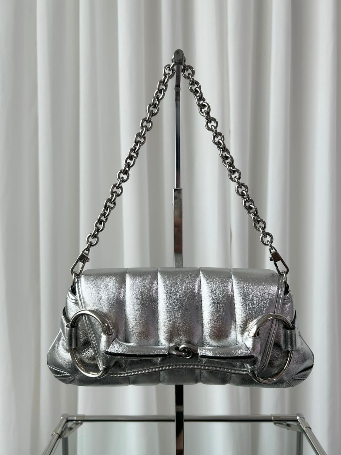 구찌 홀스빗 체인 메탈릭 실버 체인 숄더백 상품이미지4