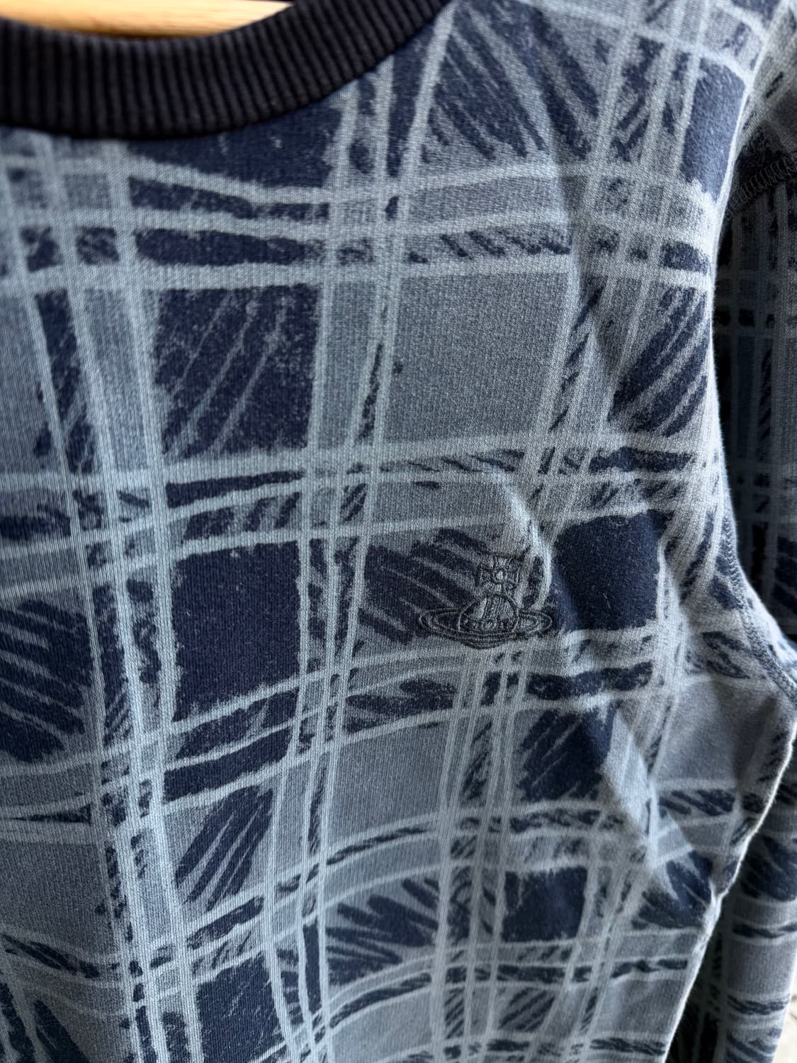 M/ 비비안웨스트우드 ORB 체크 로고 기모 맨투맨 상품이미지5