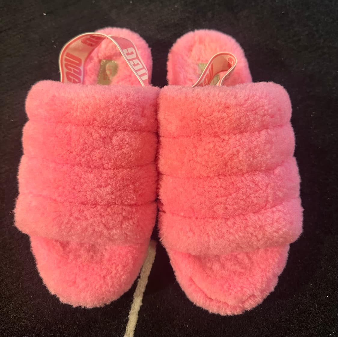 UGG 핑크 플러피 샌들 상품이미지1