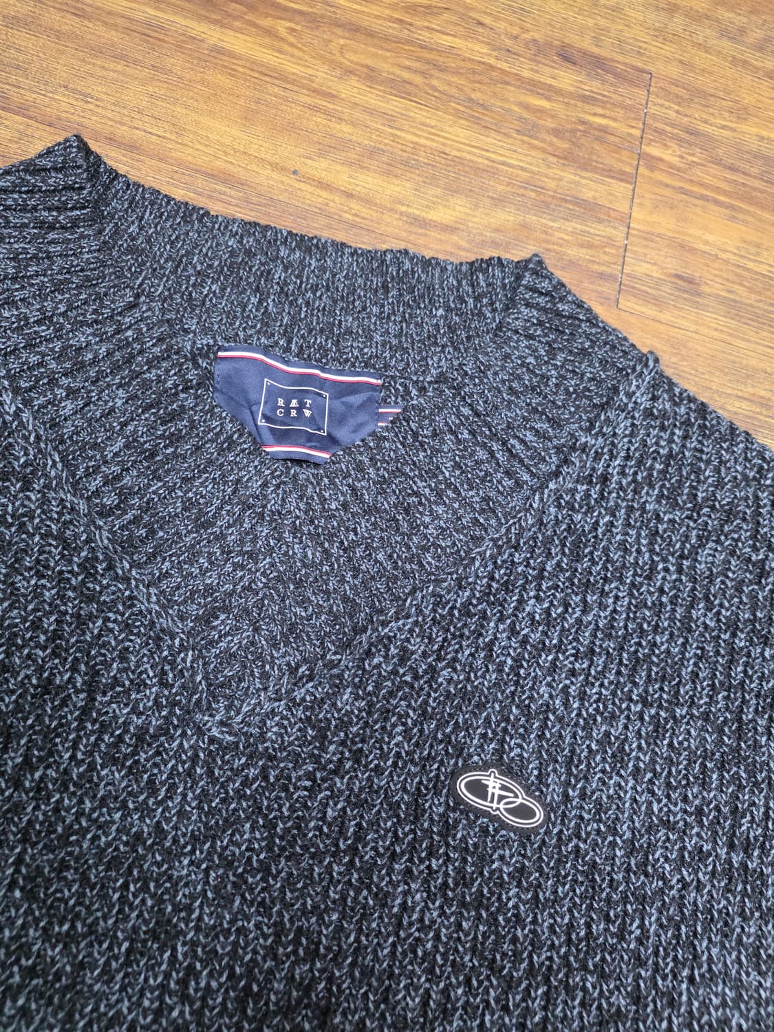 로맨틱크라운 데미지니트 상품이미지2