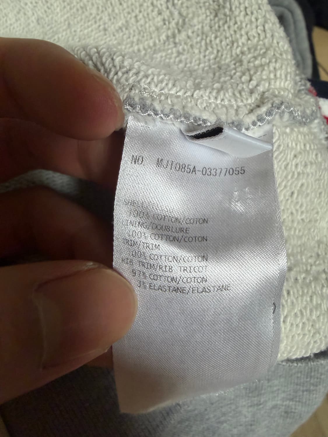 톰브라운 백삼선 맨투맨 그레이 3size 상품이미지6