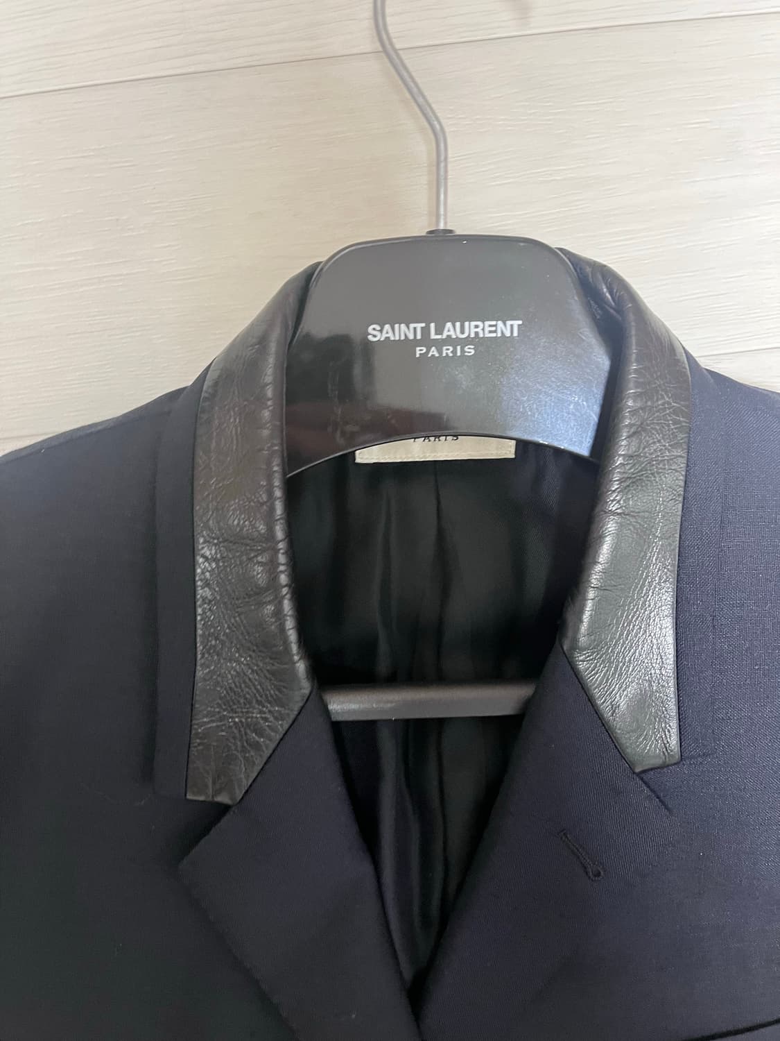 생로랑 에디슬리먼 레더 라펠 블레이저 상품이미지2