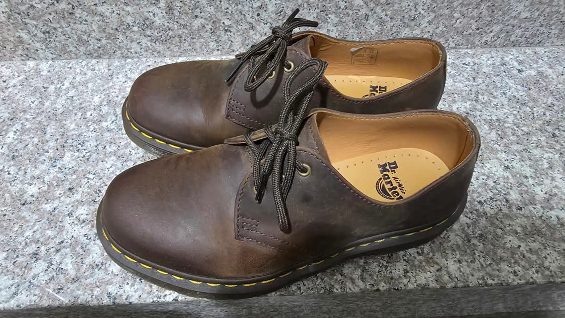 닥터마틴 1461 3홀 크레이지홀스 브라운 팝니다. 상품이미지2