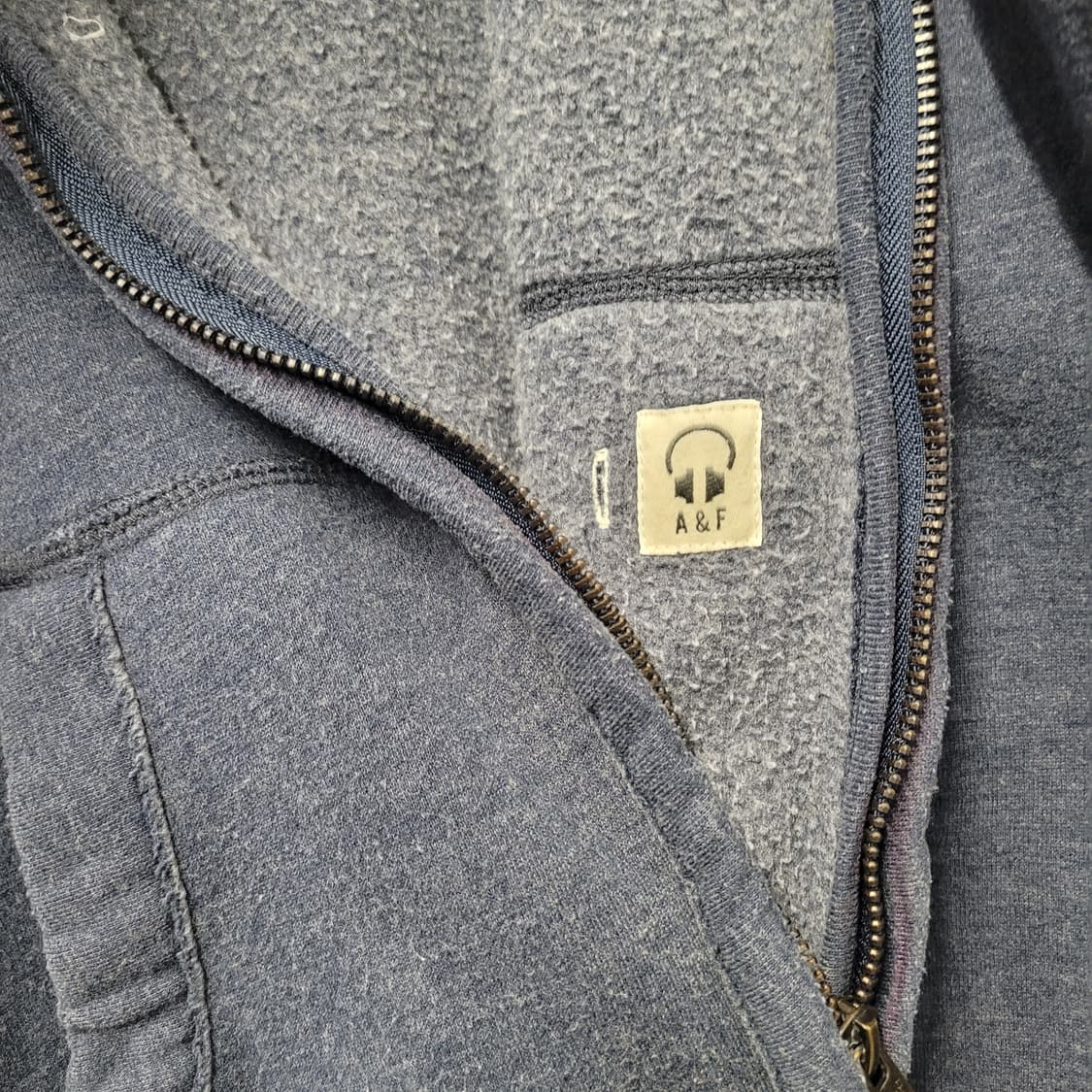 Abercrombie & Fitch 아베크롬비 스펠로고 후드 집업 네이비 상품이미지4