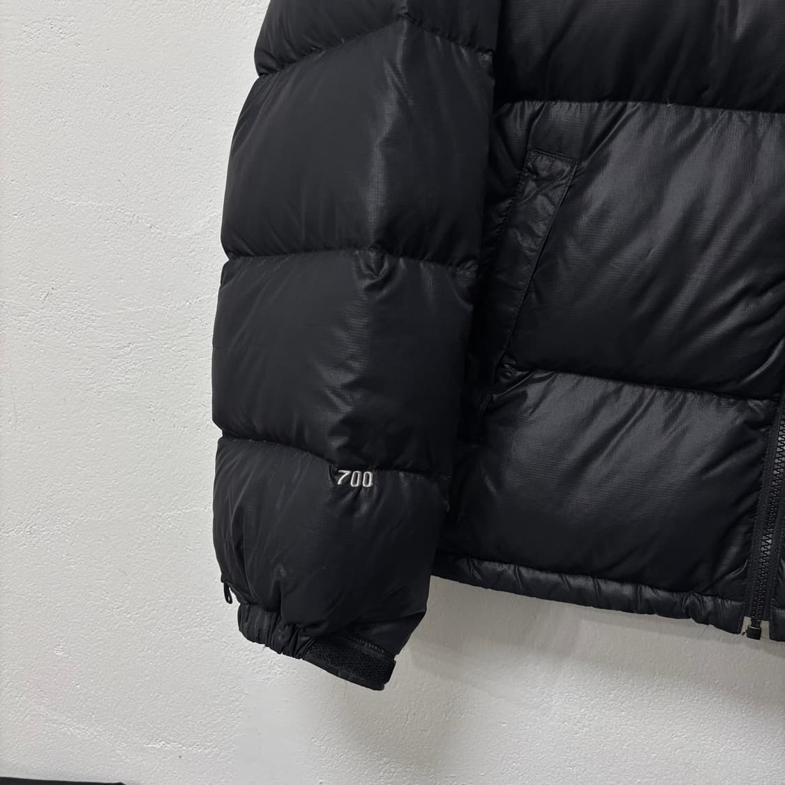 노스페이스 블랙 700 눕시 패딩 상품이미지4