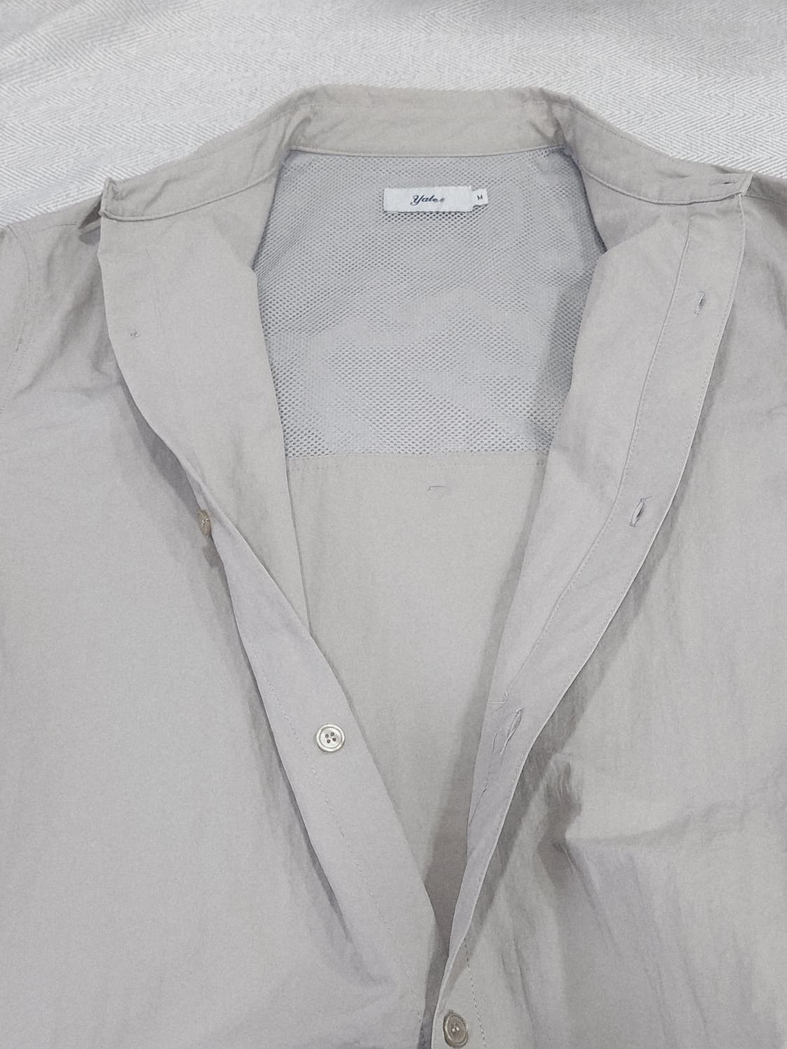 [M] YALE 예일 자수로고 바스락 오버핏 셔츠 라이트그레이 상품이미지6