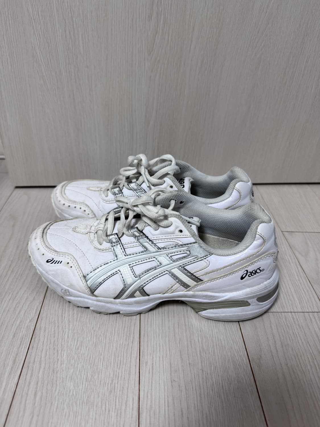 아식스 젤1090 화이트색상 판매합니다  상품이미지2
