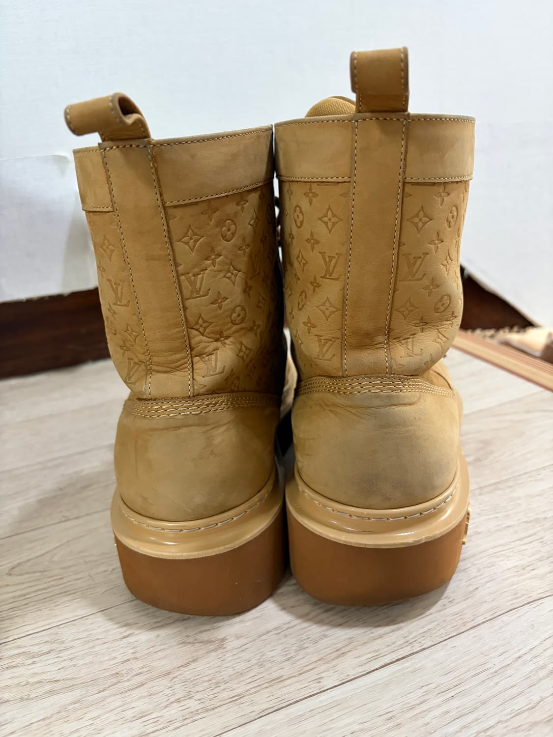 루이비통 LV 레인저 부츠 베이지 9.5사이즈 상품이미지5