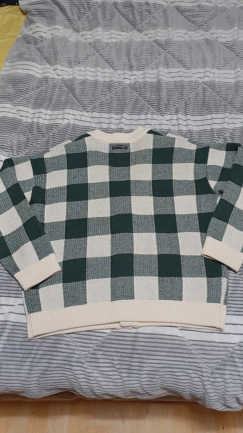 와릿이즌 오버핏 두꺼운가디건 실측105 가슴66 기장70 상품이미지3