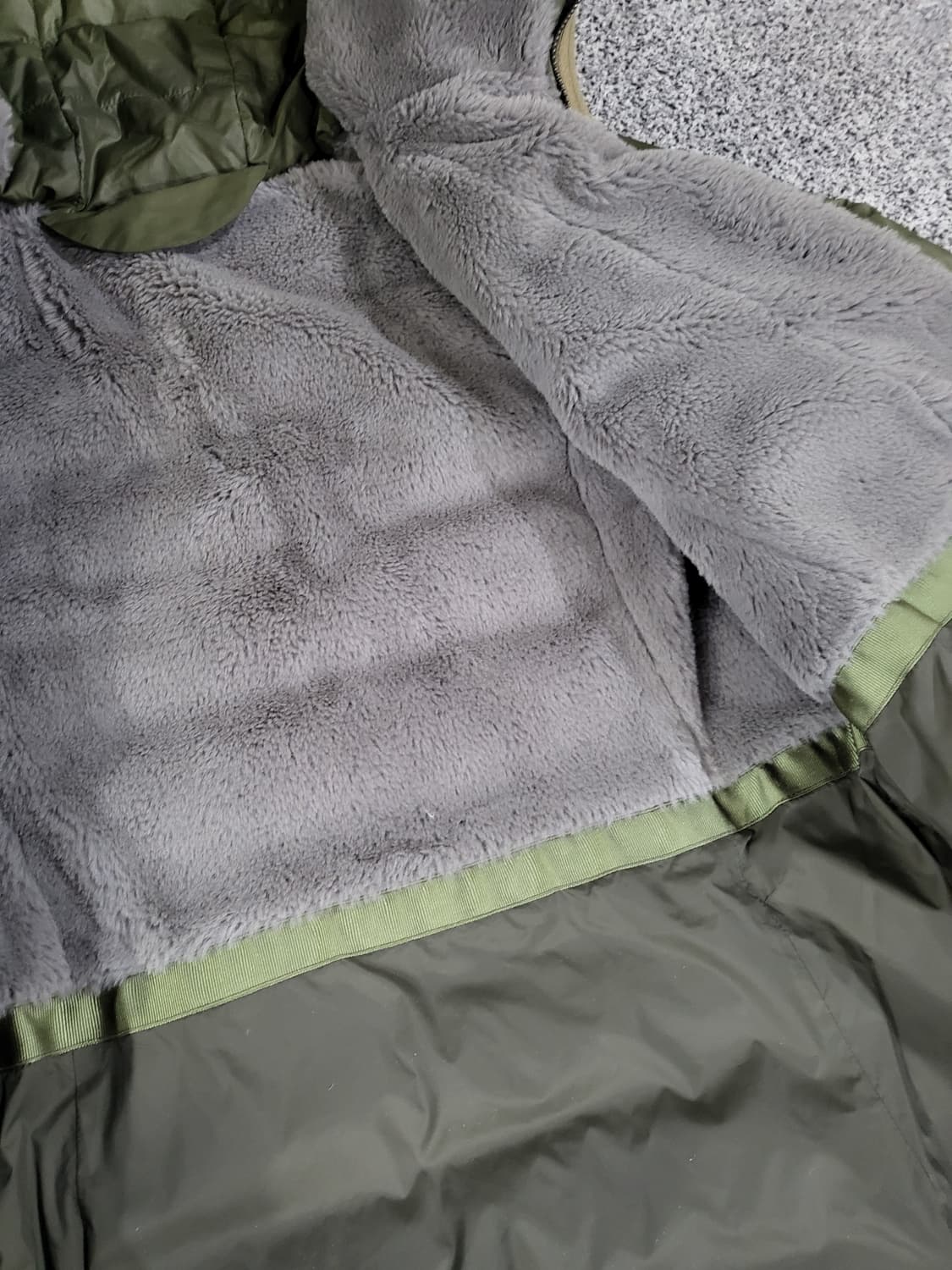 카키 구스다운 패딩  상품이미지5