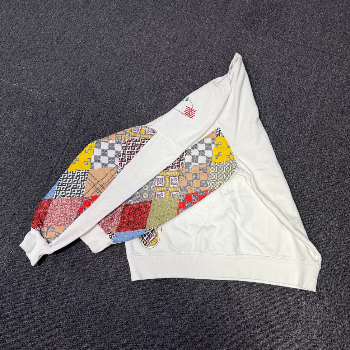 뉴에라 패치워크 크루넥 맨투맨 상품이미지8