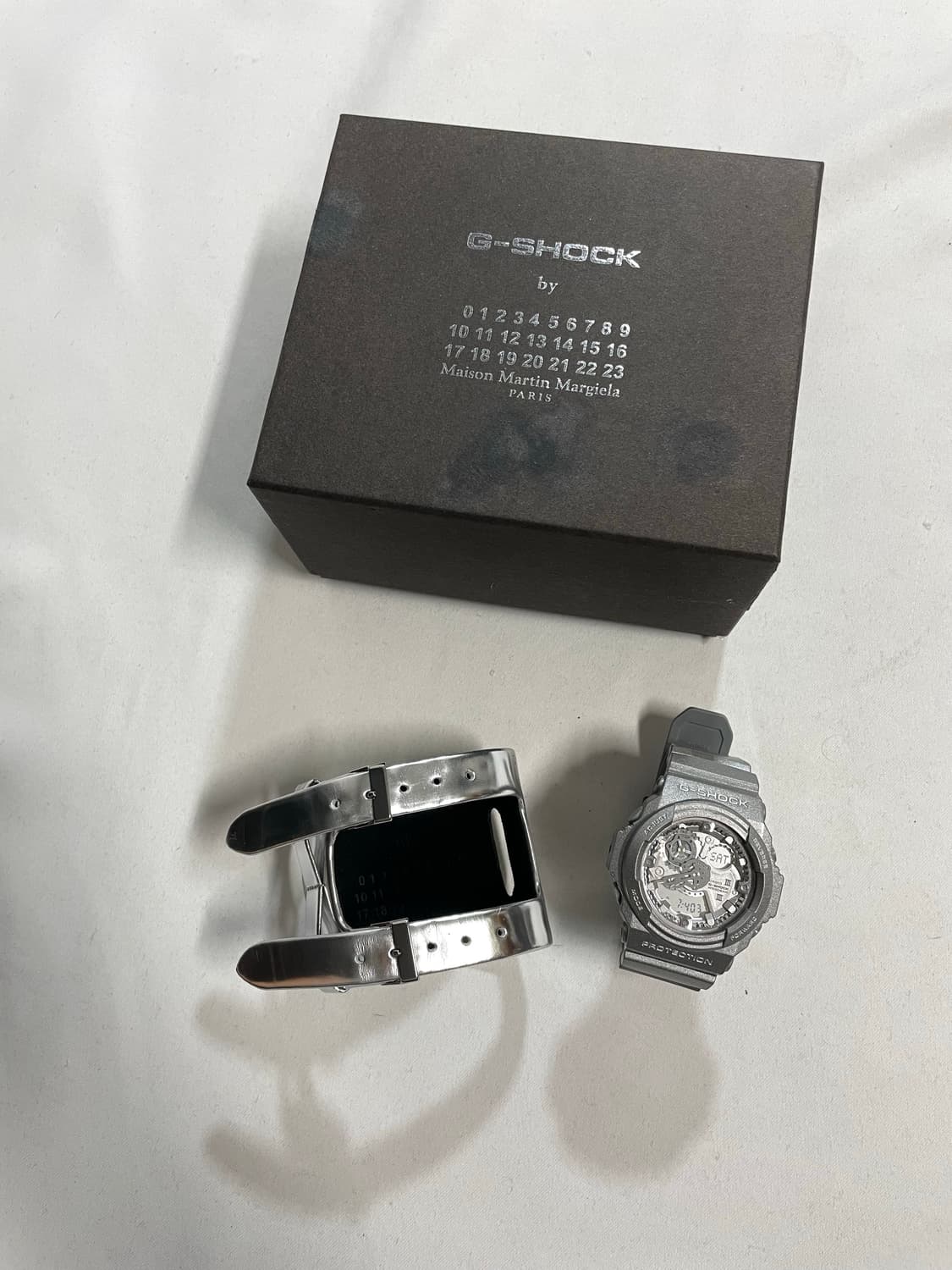 마틴 마르지엘라 x 지샥 30주년 한정판 시계 상품이미지3