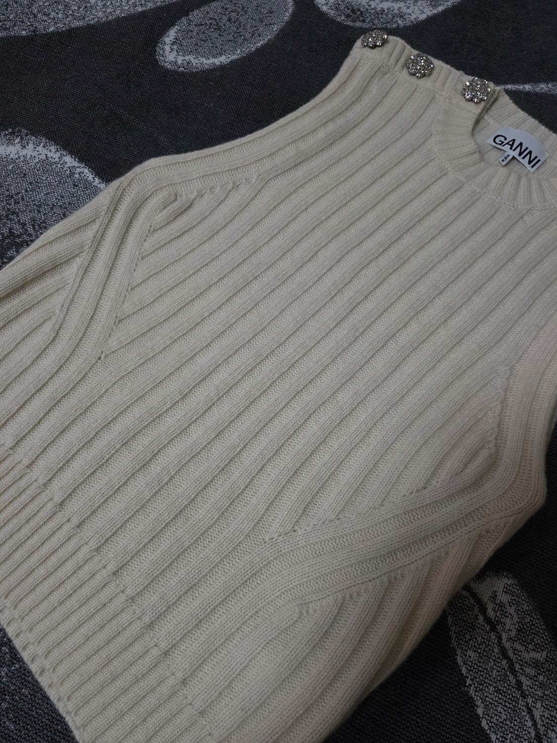 가니 GANNI 주얼리 버튼 니트 베스트 상품이미지2