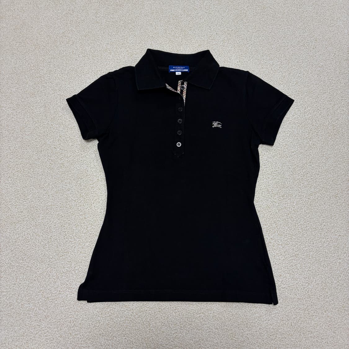 버버리 블랙 반팔 카라티 슬림핏 상품이미지1